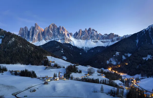 Картинка Деревня, Италия, Italy, Snow mountains, Village, Доломитовые Альпы, Dolomites, Снежные горы