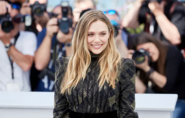 Взгляд, поза, улыбка, актриса, фотосессия, hair, Elizabeth Olsen, Элизабет Олсен