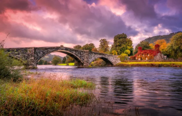 Картинка осень, небо, мост, природа, река, дома, Уэльс
