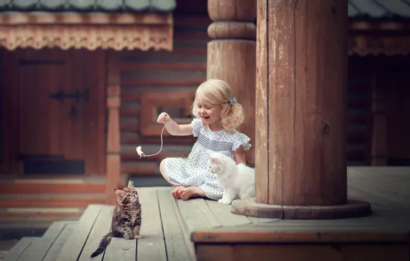 Кошка, котенок, игра, смех, девочка, крыльцо