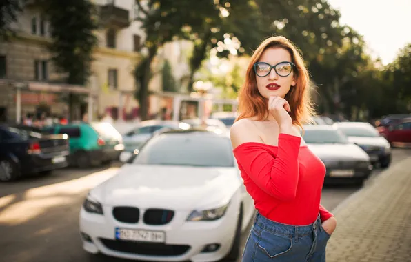Woman, attractive, eyeglasses, redhaired