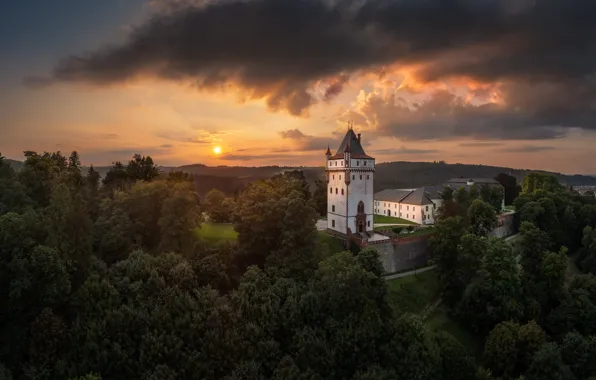 Лес, облака, закат, замок, холмы, вид, высота, даль