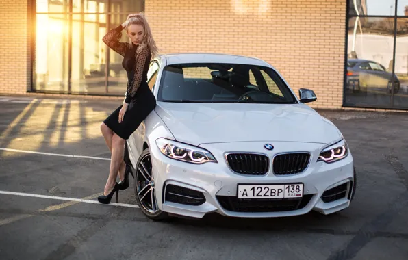 Картинка bmw, model, women, blonde, high heels, black dress, heeled shoes, white bmw