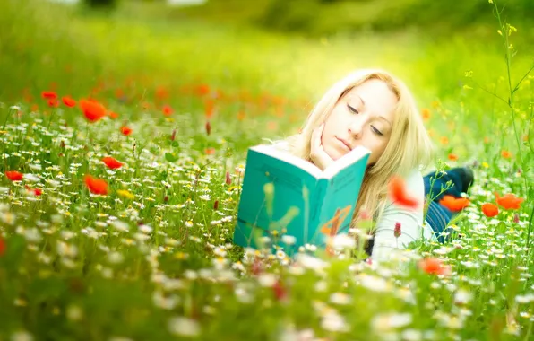 Лето, девушка, книга