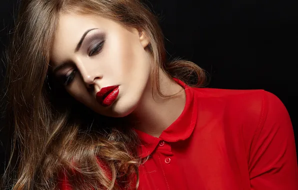 Картинка девушка, фон, волосы, макияж, кудри, красные губы, красная блузка