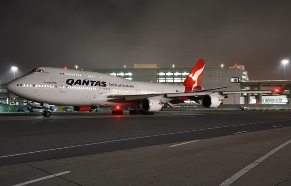 Самолет, аэродром, Qantas 74