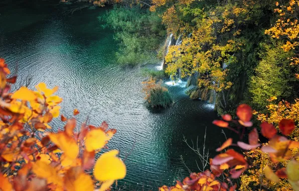Осень, скалы, берег, листва, водопад, водоем, вид сверху