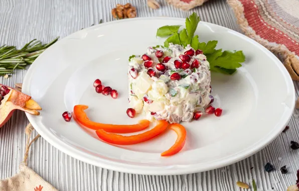 Перец, гранат, салат