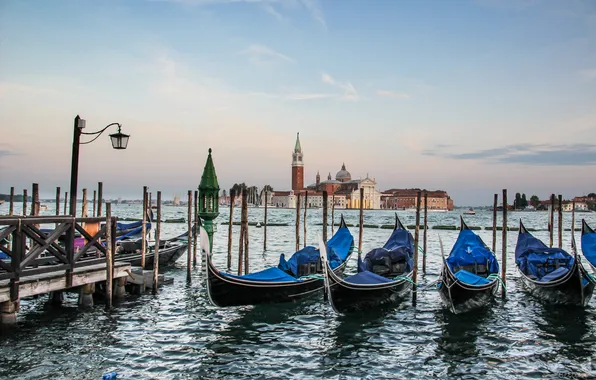 Картинка небо, лодка, Италия, церковь, Венеция, канал, гондола