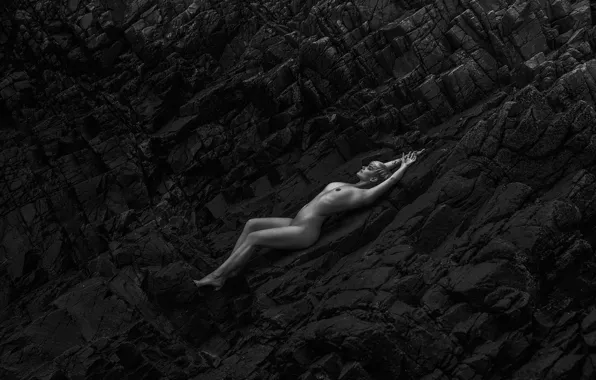 Скалы, Tonny Jørgensen, чёрно - белое фото, Liv Kristine