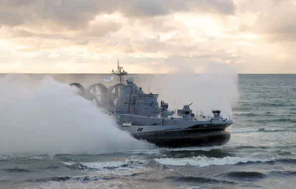 Корабль, десантный, Мордовия, воздушная подушка