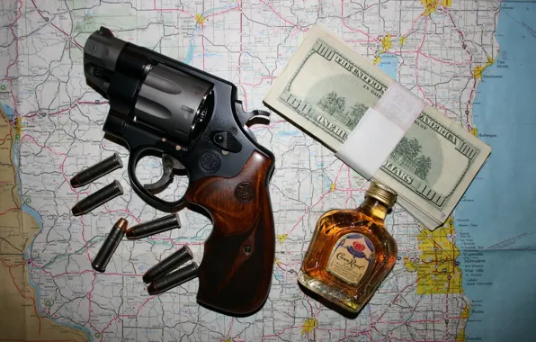 Картинка деньги, патроны, револьвер, виски