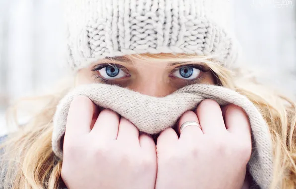 Холод, зима, взгляд, девушка, шапка, руки, шарф, кольцо