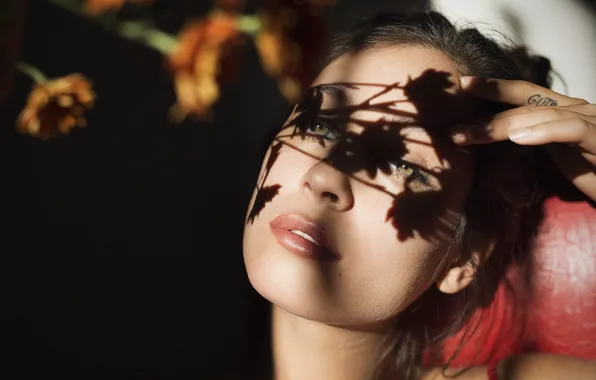 Картинка девушка, лицо, тень, Macarena