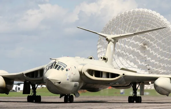 Самолет, Бомбардировщик, Парашют, RAF, Королевские ВВС, Handley Page Victor K.Mk.2, Victor K, V-бомбардировщик