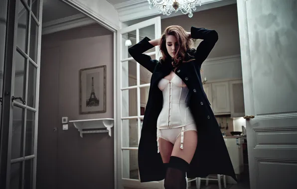 Поза, корсет, пальто, Natalia Ostrofsky