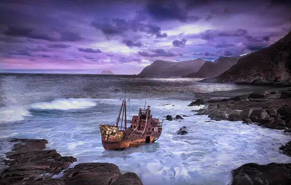 Море, берег, корабль