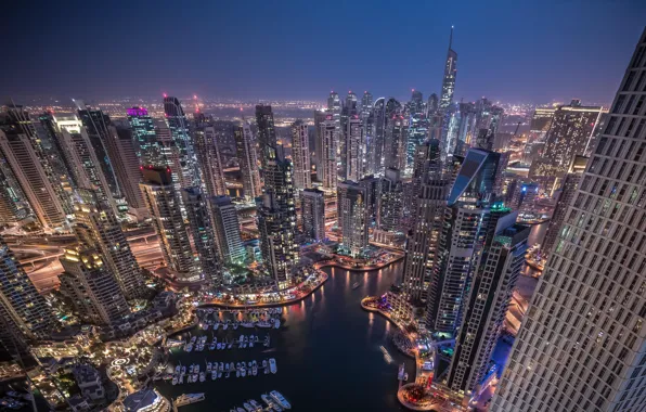 Картинка ночь, город, отражение, небоскреб, бухта, яхты, Дубаи, причалы