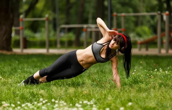 Картинка music, park, brunette, workout, fitness, abs