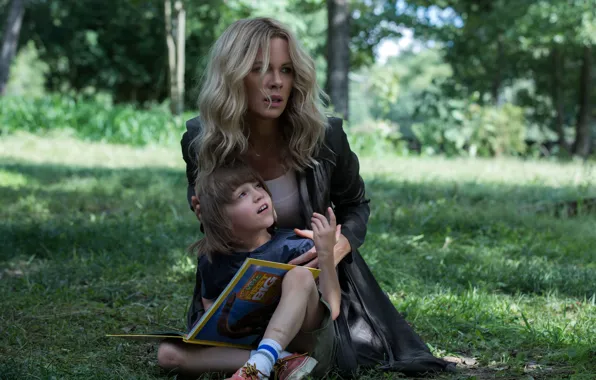 Ребенок, Kate Beckinsale, Комната разочарований, The Disappointments Room, травa
