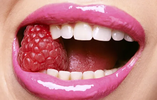 Lips, sweet, raspberry, teeth