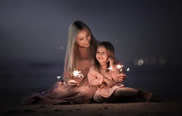 Картинка фон, настроение, девочка, бенгальские огни, мама с дочкой