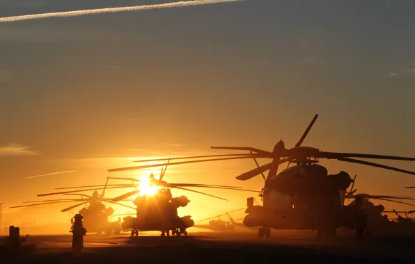 Солнце, закат, вертолеты