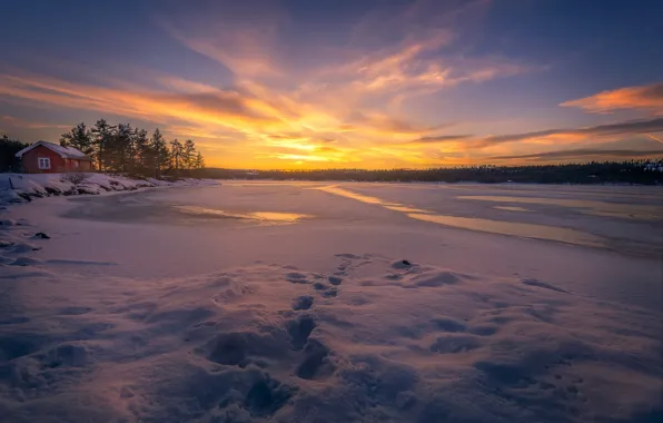 Картинка зима, снег, закат, следы, озеро, лёд, Норвегия, домик
