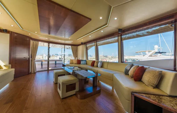 Dubai, salon, luxury yacht Majesty, tirenaboats