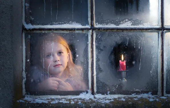 Картинка свечи, окно, девочка