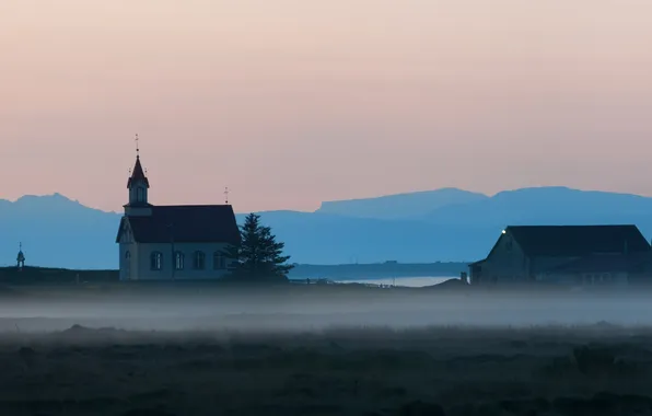 Картинка природа, туман, дома, церковь, дымка