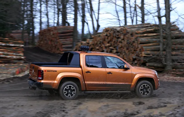 Картинка брызги, скорость, Volkswagen, грязь, пикап, брёвна, Amarok, Double Cab