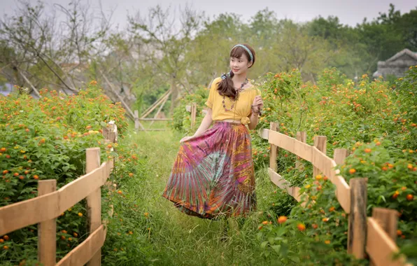 Картинка девушка, природа, лицо, забор, платье, прогулка, восточная