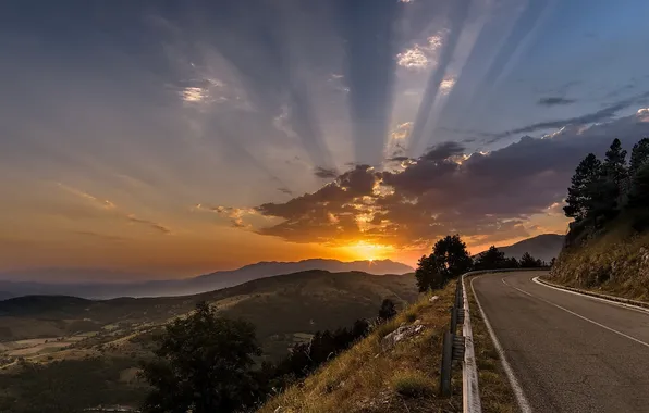 Дорога, солнце, облака