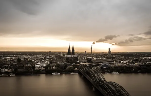 Картинка мост, река, дым, башня, Германия, панорама, собор, Кёльн