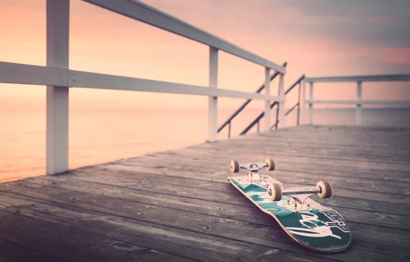 Картинка море, восход, пирс, скейтборд