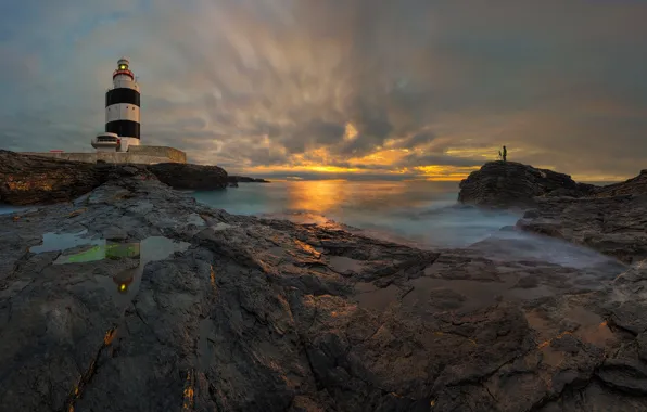 Картинка море, закат, камни, маяк, Ирландия