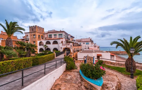 Картинка море, небо, облака, пейзаж, пальмы, побережье, дома, горизонт