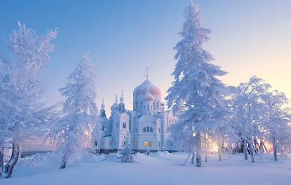 Картинка зима, снег, деревья, утро, сугробы, храм, Россия, Пермский край