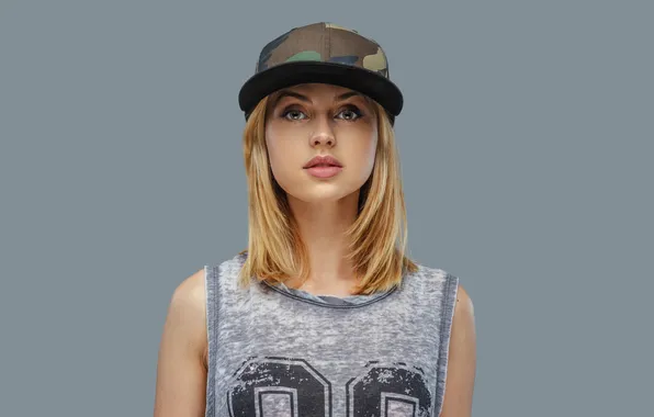 Картинка blond, female, positive, portrait, baseball cap