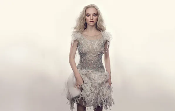 Взгляд, фон, портрет, платье, актриса, прическа, блондинка, Amanda Seyfried