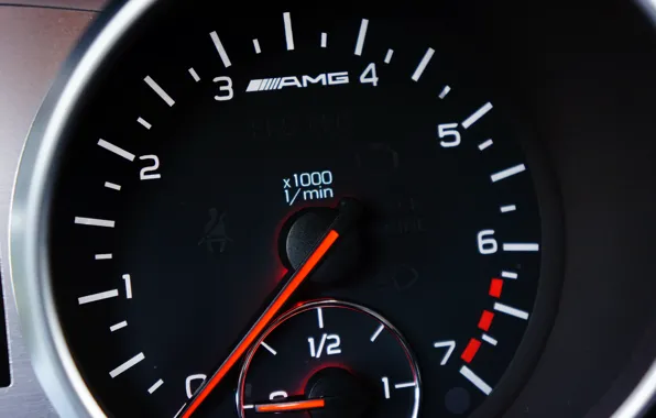 Мерседес, AMG, Тахометр