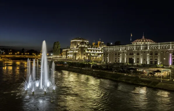 Картинка ночь, мост, огни, река, фонари, фонтан, набережная, Macedonia