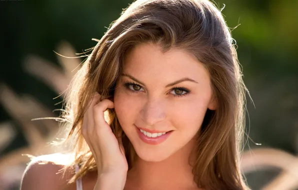 Smile, beautiful, model, brunette, cute, Amber Sym, looking at camera