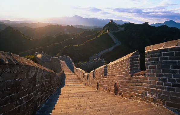 Картинка солнце, свет, пейзаж, горы, холмы, памятник, Китай, Великая Китайская стена