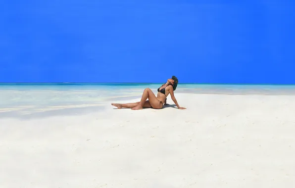 Море, лето, девушка