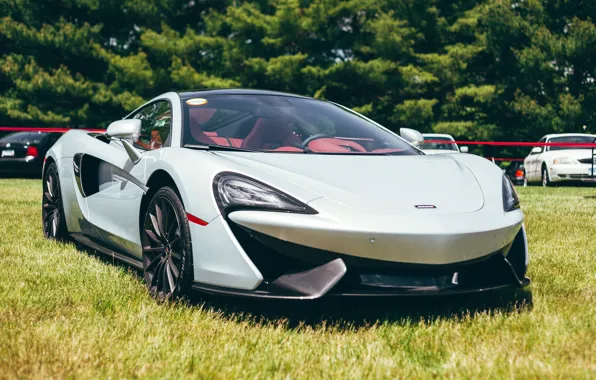 Гонка, Supercar, McLaren 570S