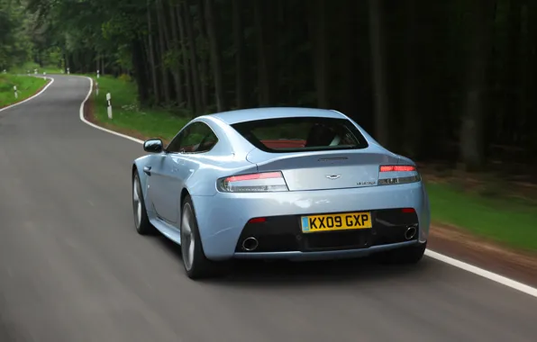Авто, Aston Martin, Vantage, вид сзади, V12