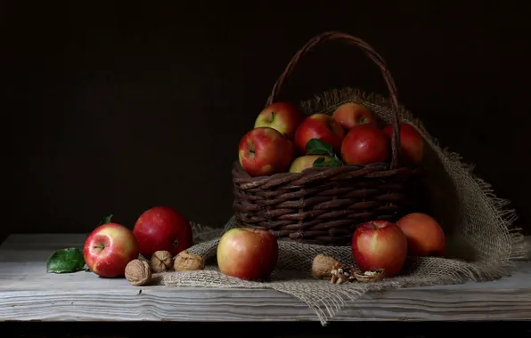 Фон, яблоки, орехи, корзинка