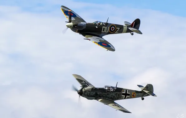 Картинка война, воздушный бой, Supermarine-Spitfire-Mk-Vc, Messerschmitt-Bf-109-E-3